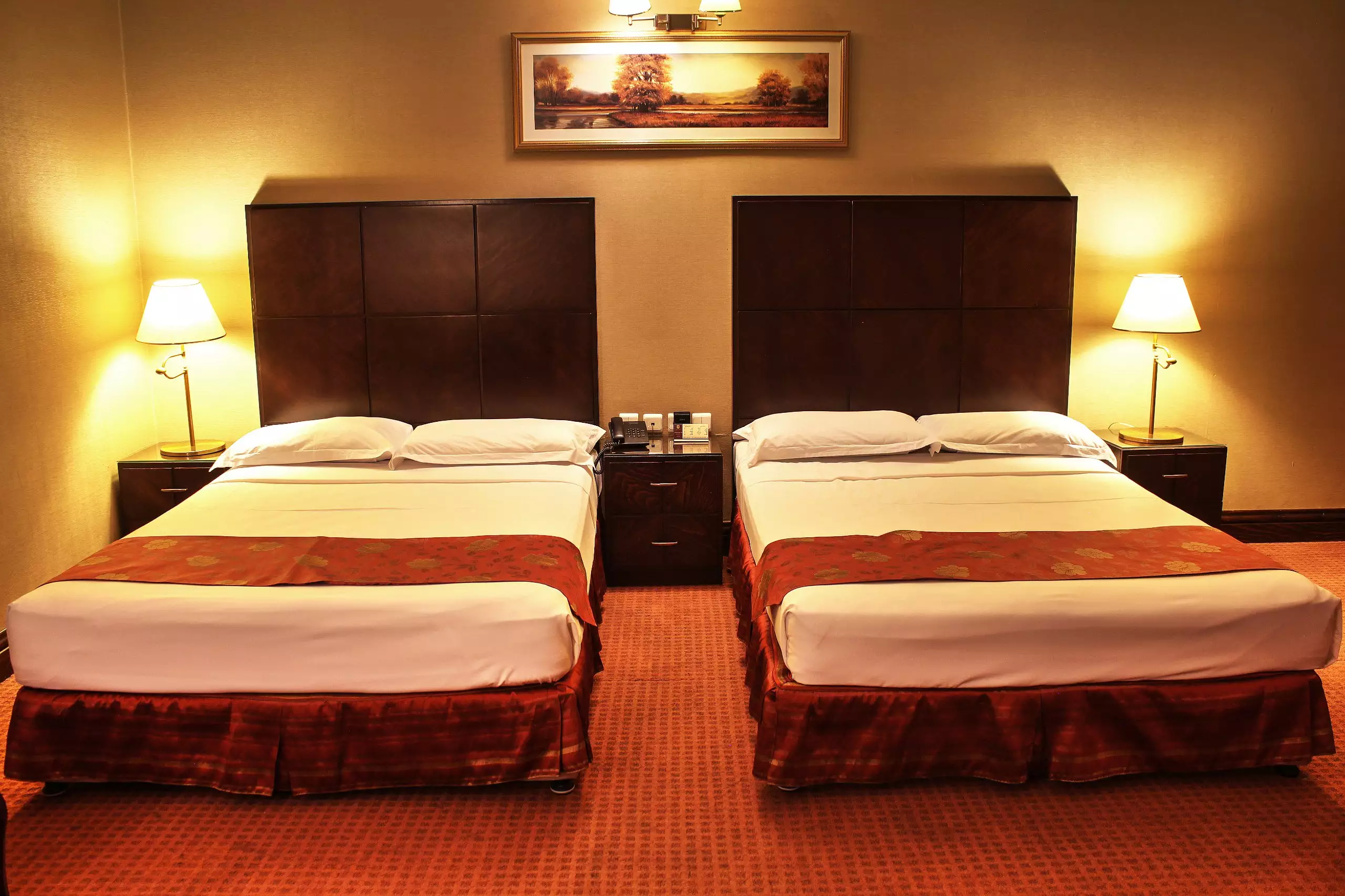 Alibaba https://cdn.alibaba.ir/ostorage/hotel-accommodation-images/687e3d64ac13a7ed0d855ae4_چهار تخته دبل (1).webp